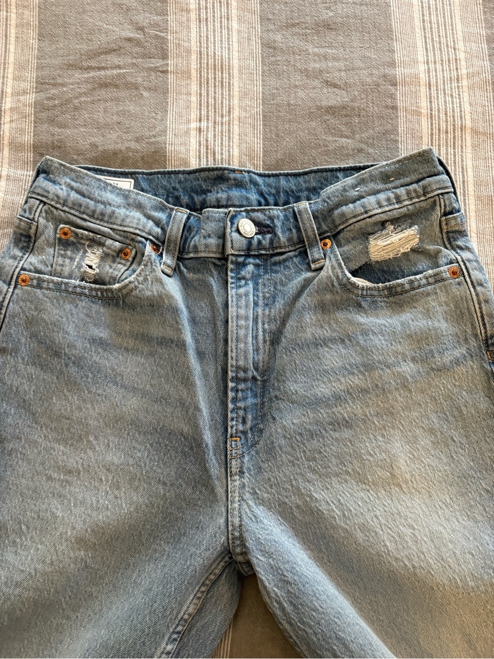 GAP Light Blue Women’s Cheeky Straight High Rise Jeans